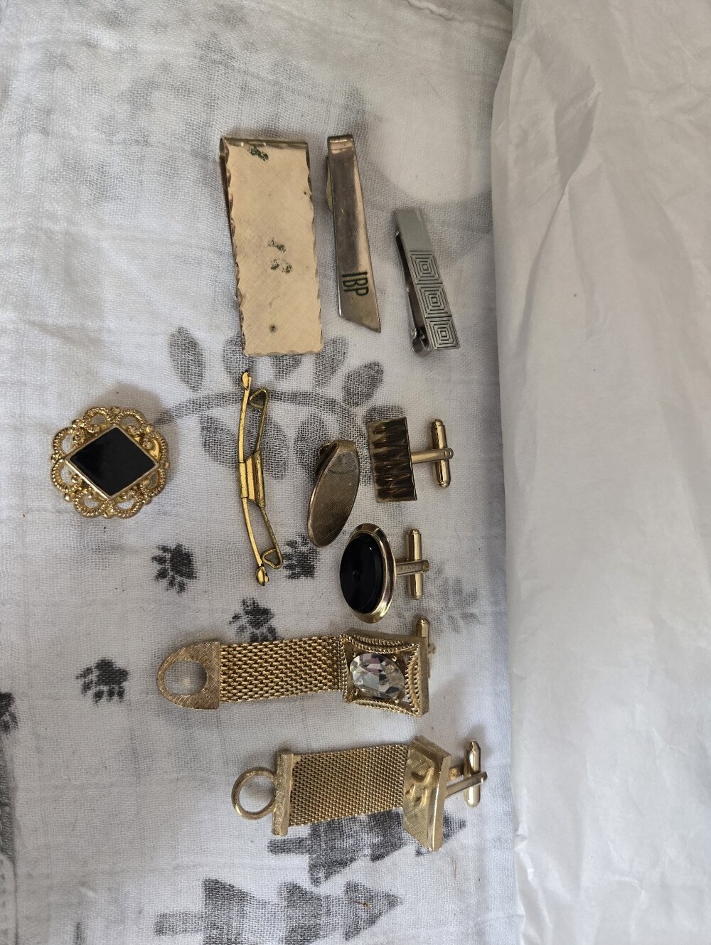 Classic Gold and Silver Men's Tie Clip and Cufflink Pieces